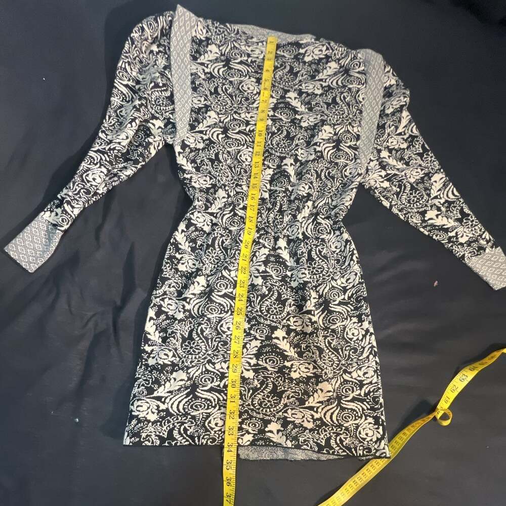 Zara Black and Beige Floral Knit Mini Dress with Long Sleeves - Picture 8 of 9